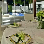Western Ferrari فندق